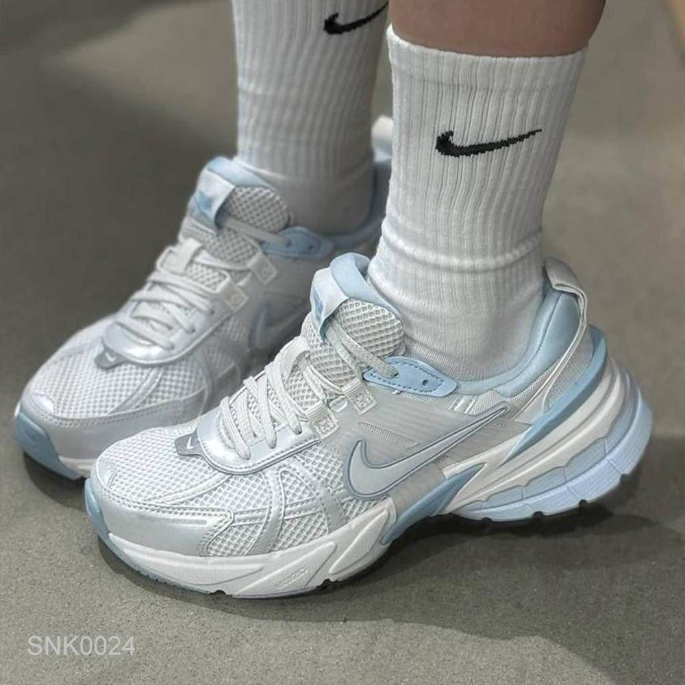 کفش کتونی نایک وی تو کی ران سفید آبی - Nike V2K Run White Blue 4 کفش نایک وی تو کی ران سفید آبی Nike V2K Run White Blue